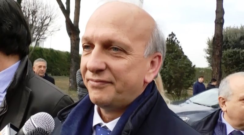 Bussetti nella bufera, il ministro si difende: 