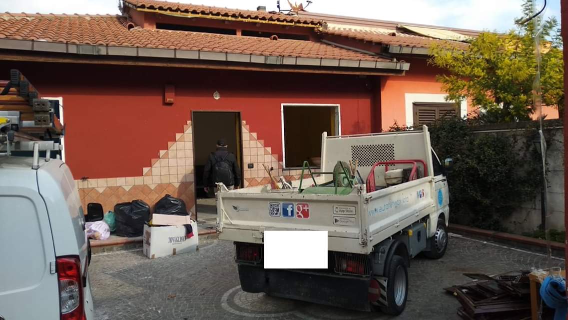 Castellammare, abbattimenti di case abusive a Varano. L'assessore Scafarto: 