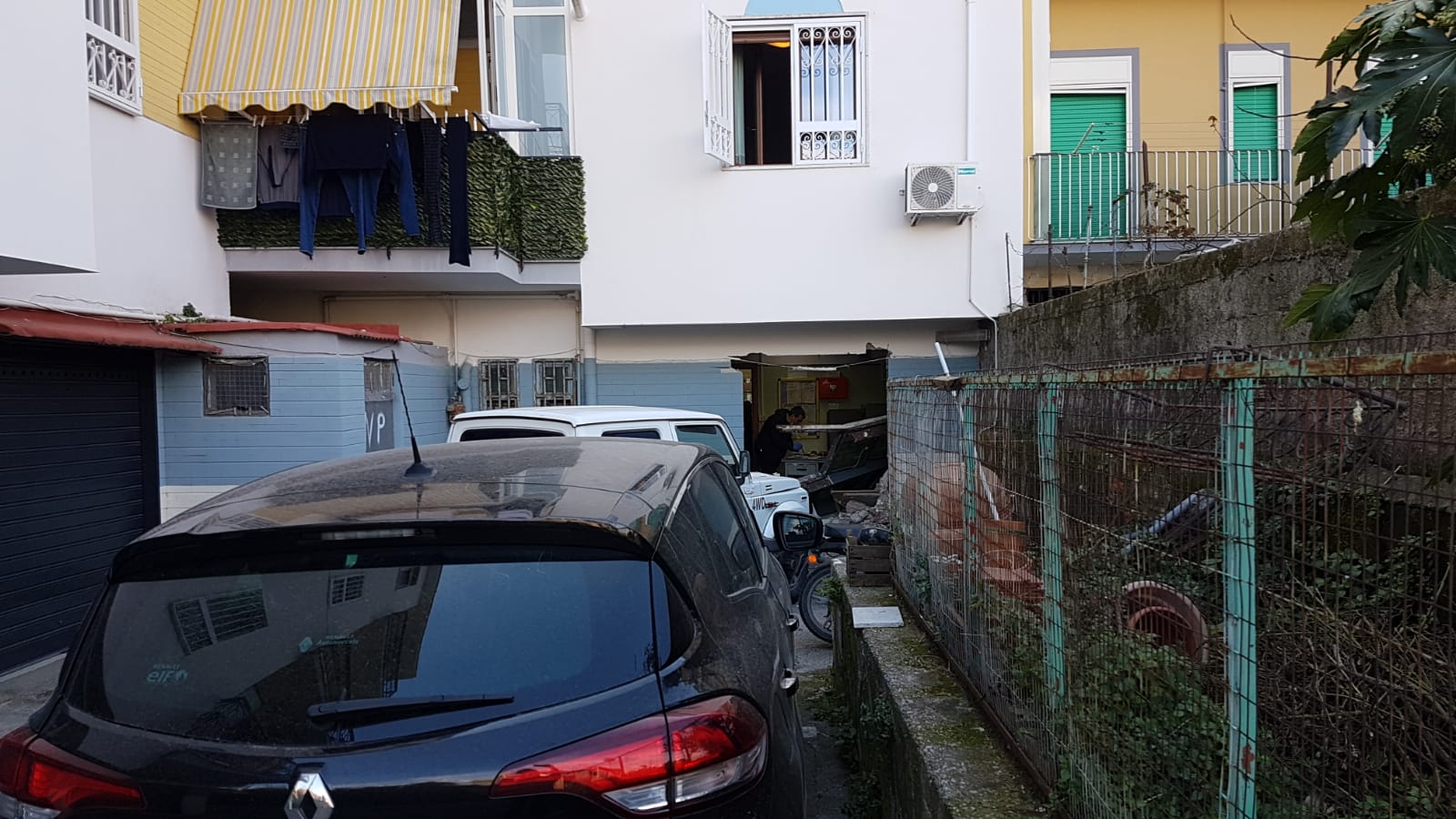 Castellammare, rapina choc alle Poste di Scanzano 