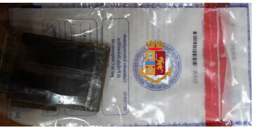 San Giuseppe Vesuviano, spaccia droga vicino alla Circum: arrestato 