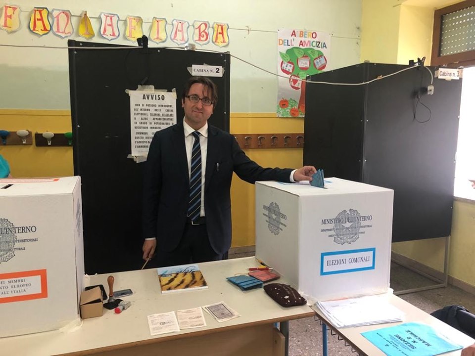 Santa Maria la Carità, D'Amora di nuovo sindaco: festeggia la squadra di Cascone