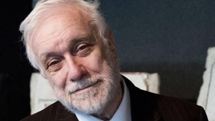 Luciano de Crescenzo è morto a 90 anni, Napoli piange lo scrittore-filosofo 