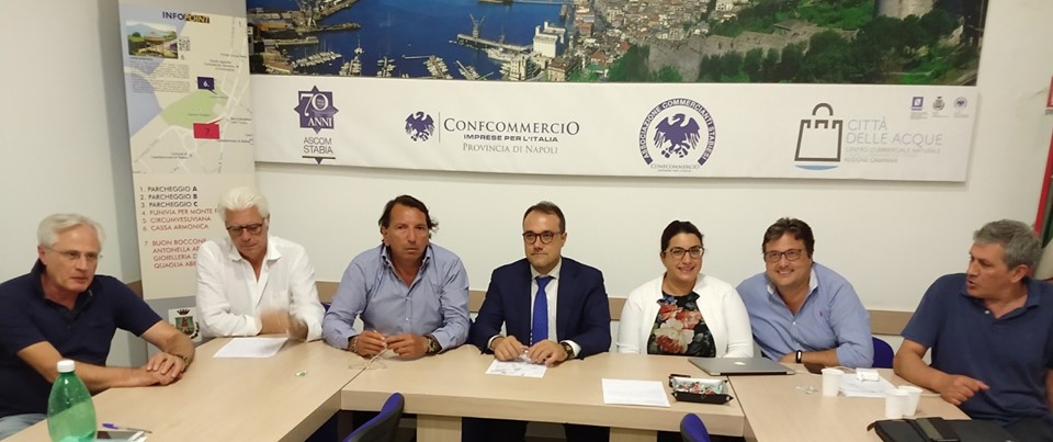 Castellammare, Notte bianca bluff: accordo beffa con i commercianti