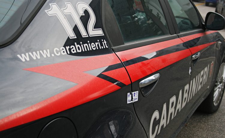 Poggiomarino, vendevano cocaina ad un cliente: presi in due
