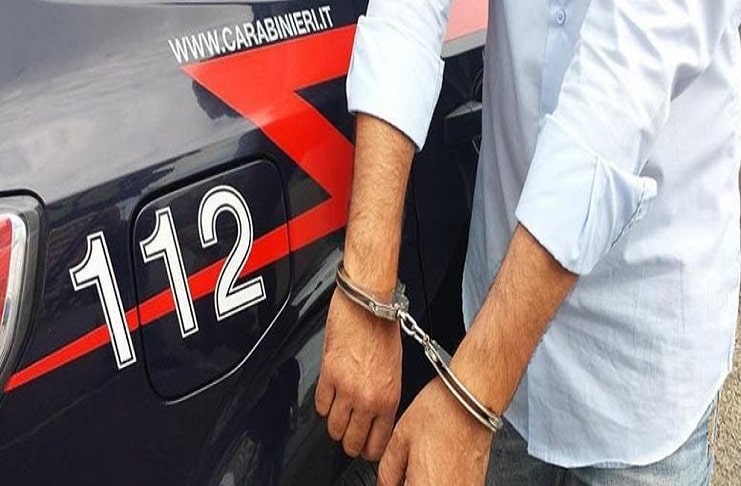 Pomigliano, pescava cocaina e crack per i clienti: arrestato 