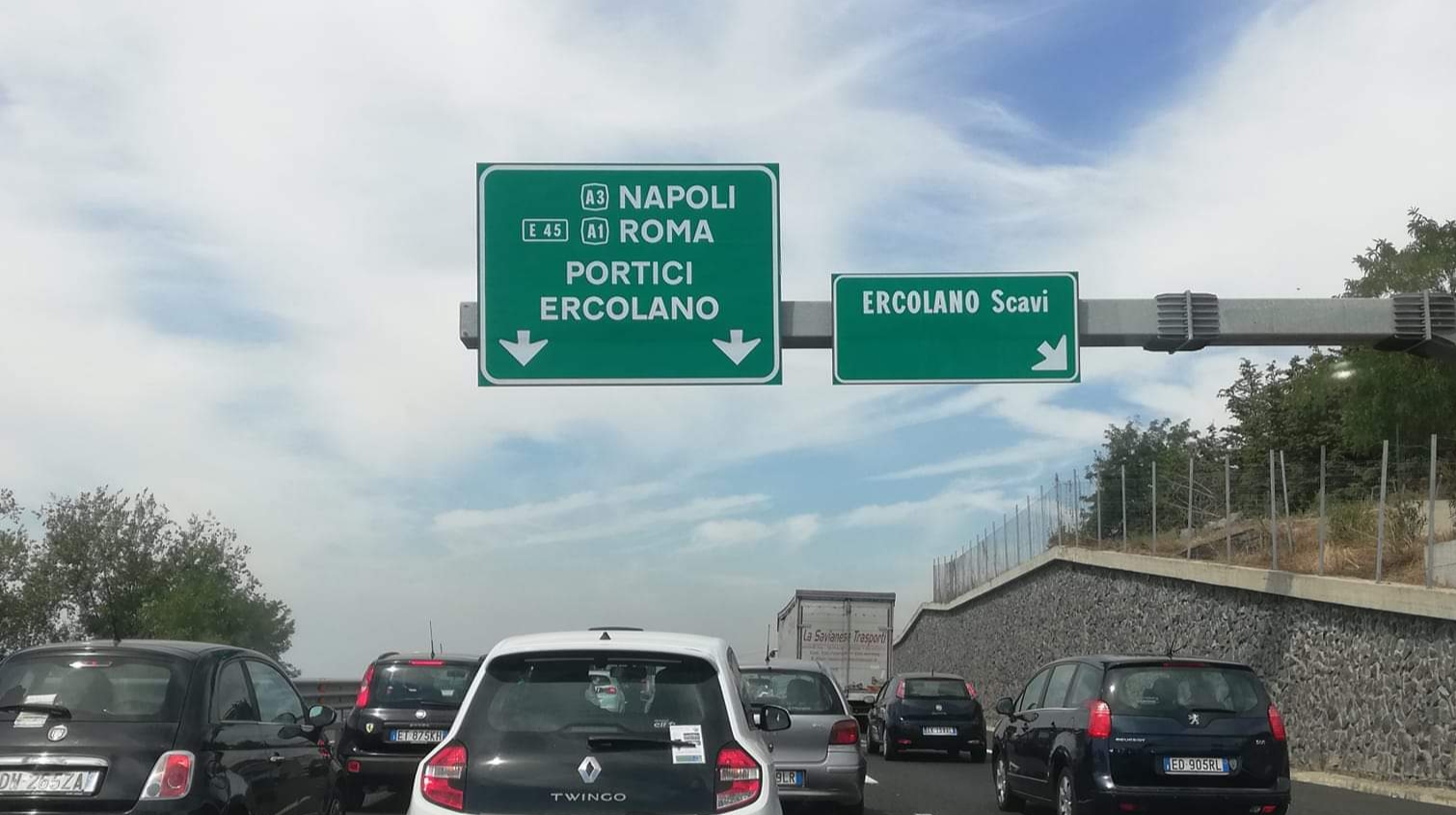 Tragedia in autostrada, muore motociclista di 48 anni