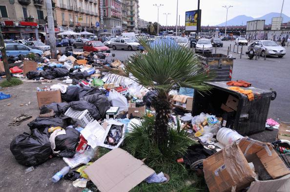 Ercolano, Ã¨ incubo emergenza rifiuti dopo l'inchiesta che ha travolto ditta e funzionari comunali