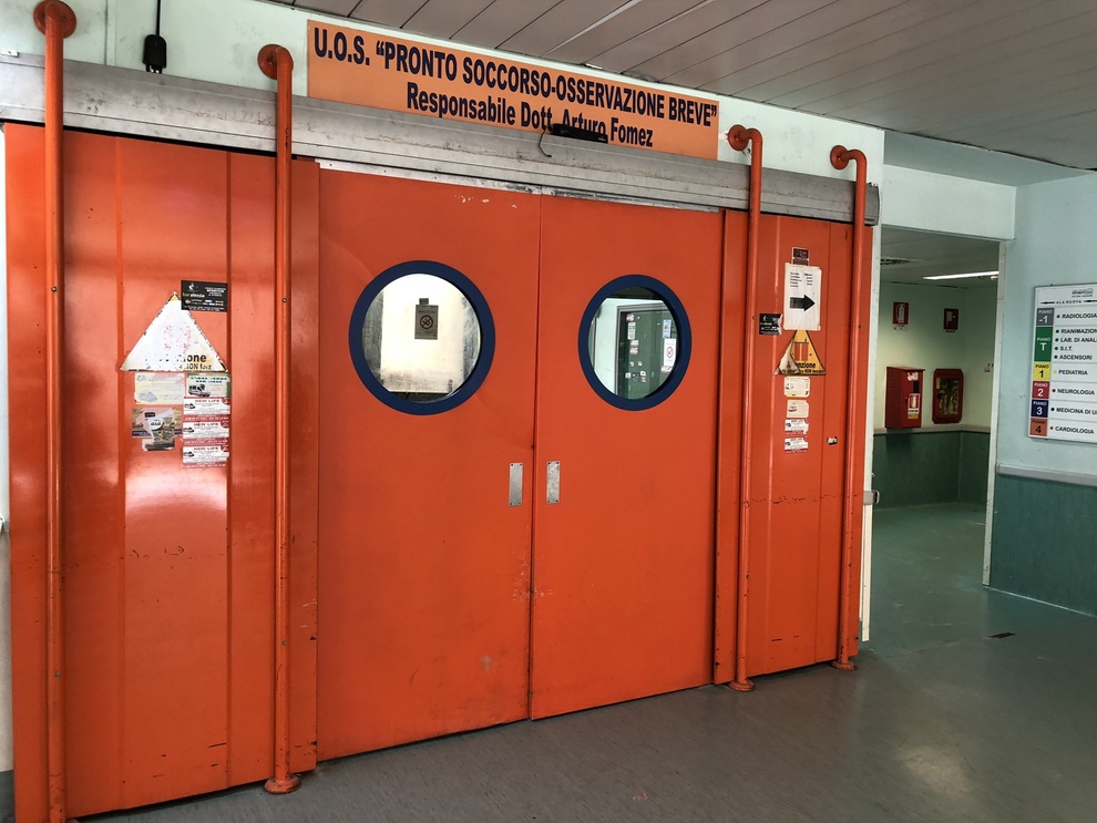 Vico Equense, travolge due persone con il muletto: una in pericolo di vita 