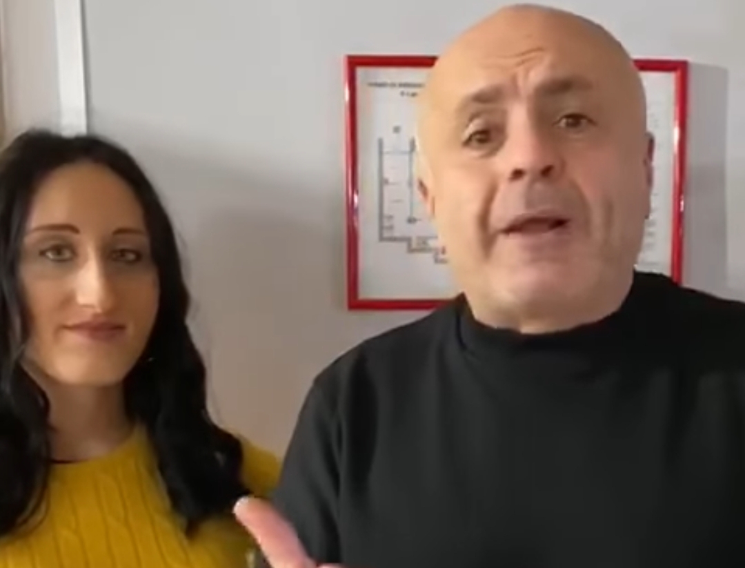 Castellammare, odio social contro Pippo Pelo show e la stabiese Anna Chiara per l'ironia su Fratielle e surelle 