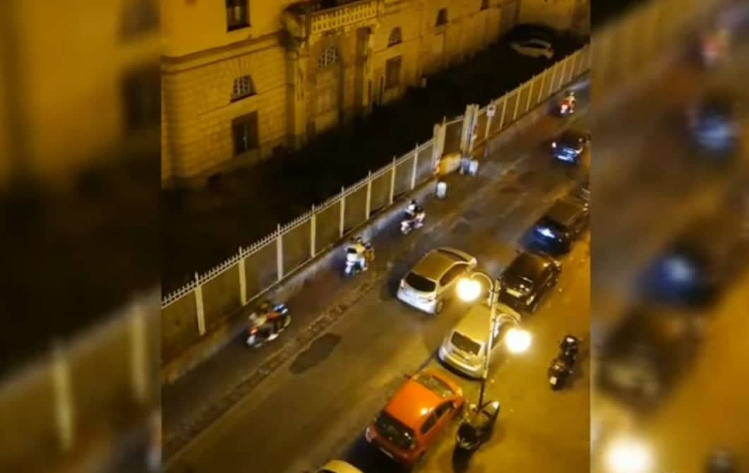 Castellammare, scooter sui marciapiedi e auto in sosta selvaggia: raffica di multe 