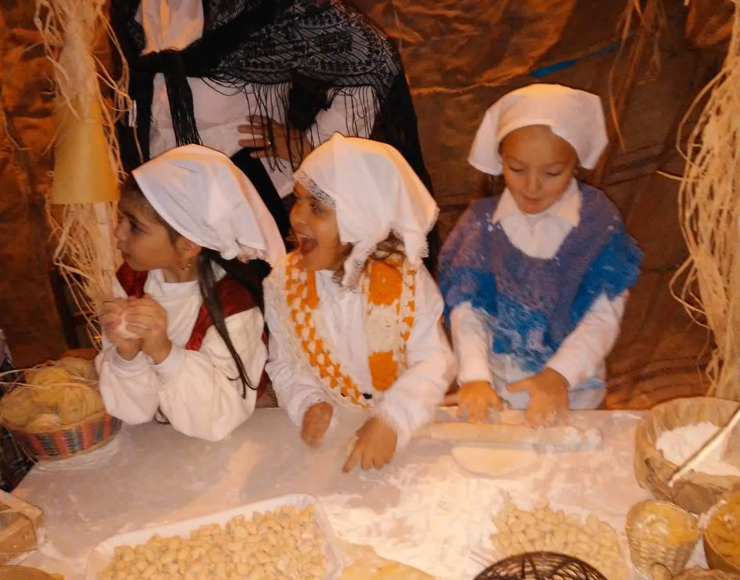 Castellammare, il presepe vivente dei piccoli di Rovigliano incanta tutti