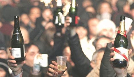Torre del Greco, stop a brindisi e musica: divieti alle vigilie di Natale e Capodanno 