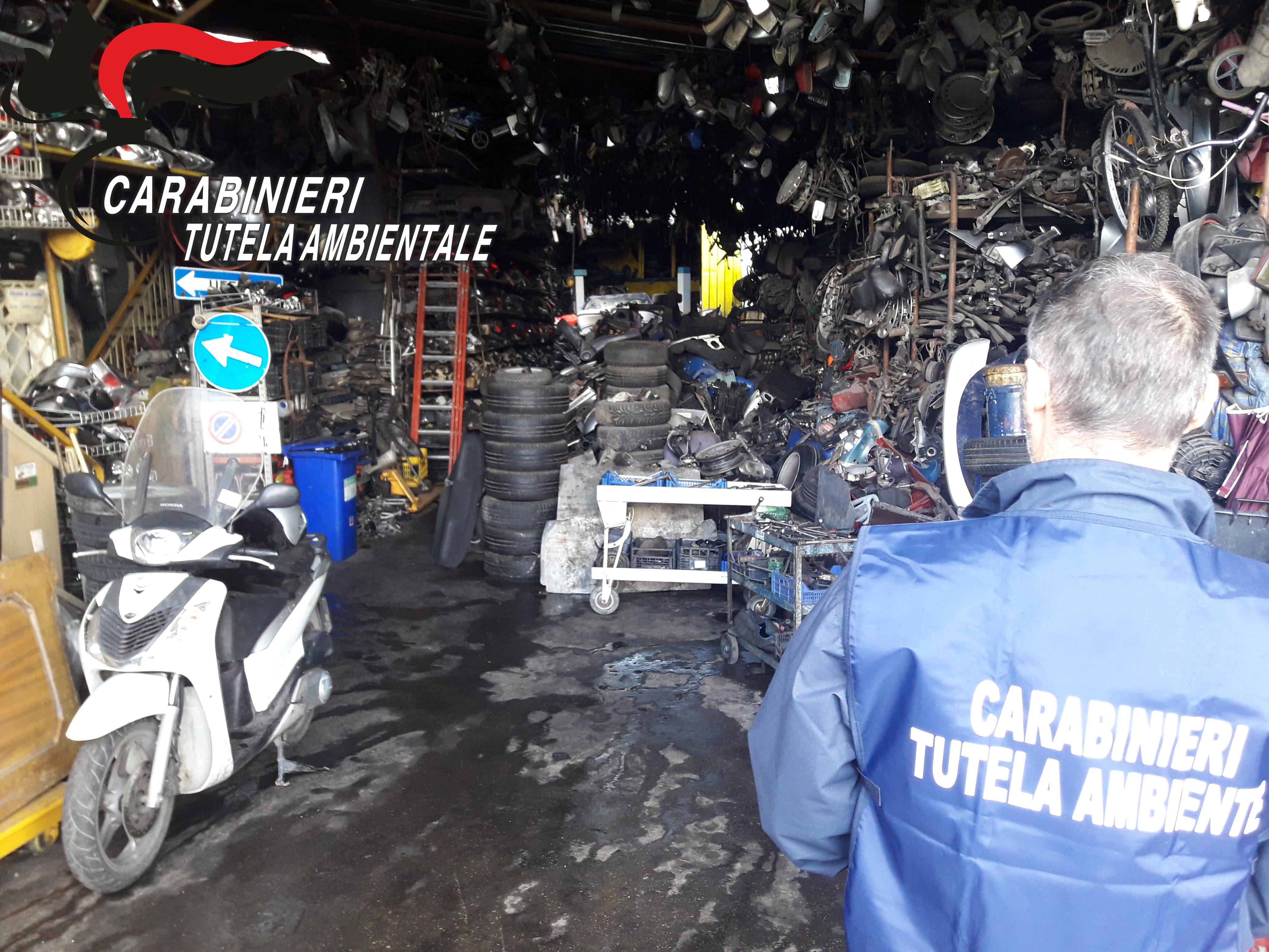 Terzigno, officina abusiva nel parco del Vesuvio: nei guai in tre
