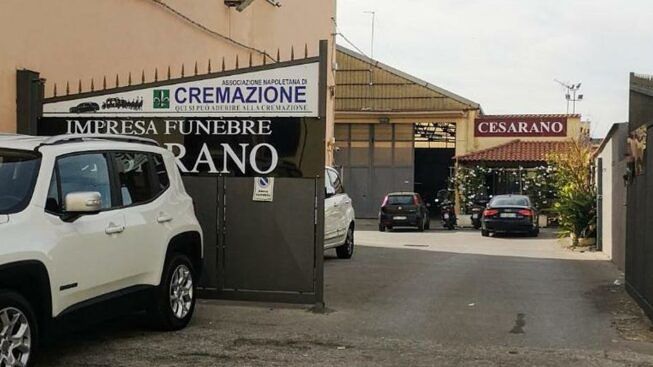Castellammare, il re dei funerali e il patto con il clan. L'accusa: 'Processo per i Cesarano'