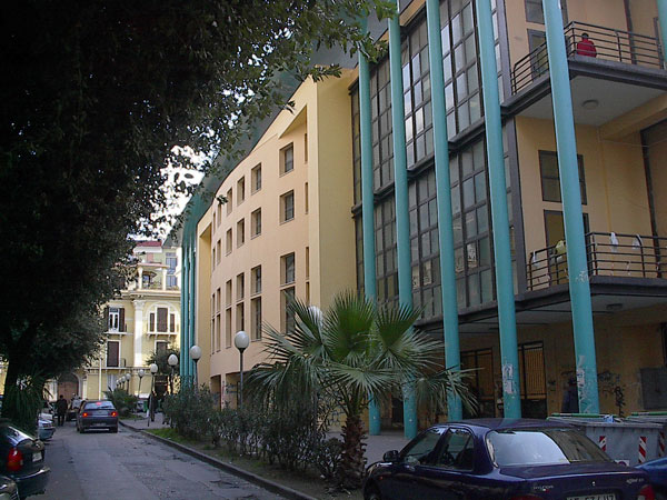 Castellammare, la scuola Stabia distribuisce tablet agli alunni in difficoltà 