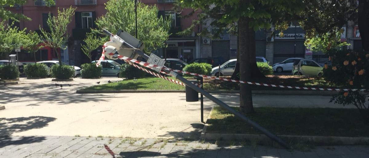 Castellammare, raid in villa comunale: distrutta telecamera videosorveglianza 