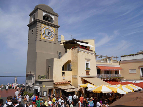 Aveva offerto un milione di euro per l'immagine del campanile sulla piazzetta, il titolare di Capri Watch: 