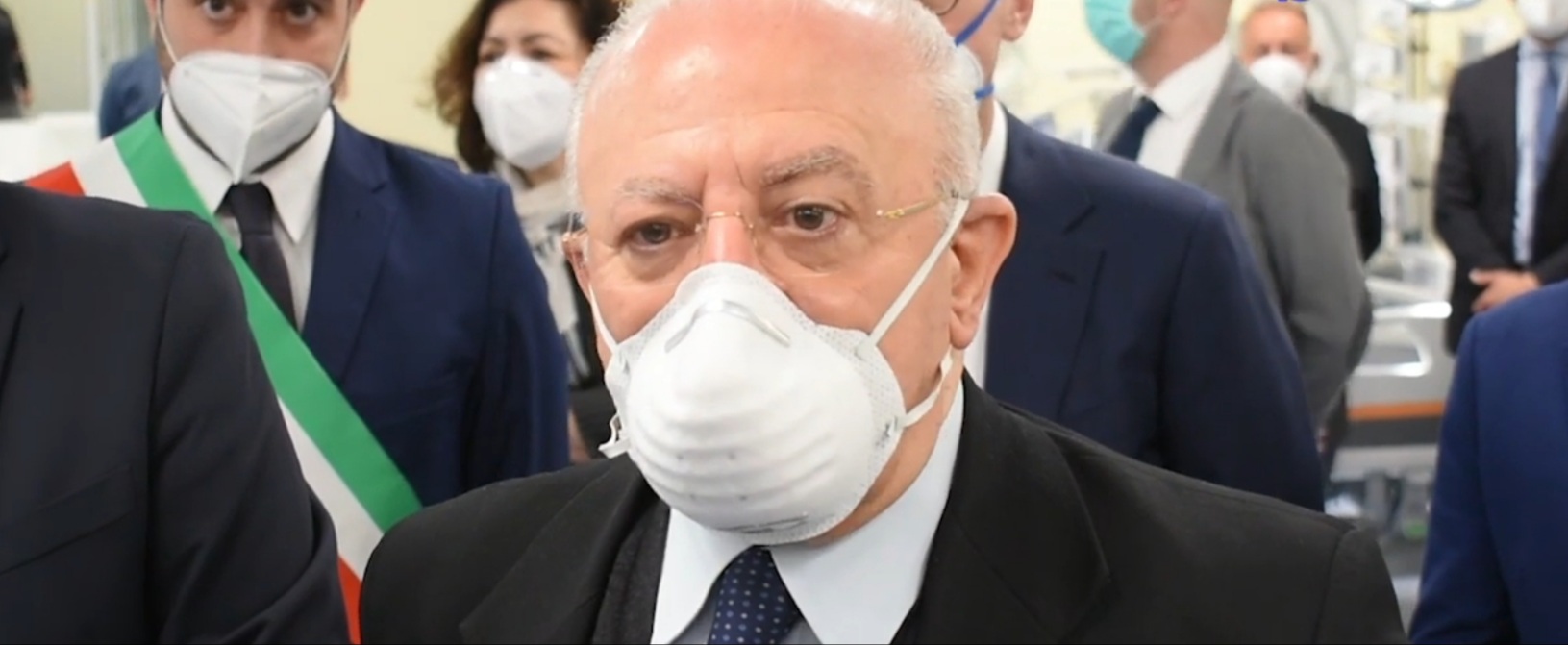 Campania, De Luca in diretta social: 'Ancora mascherine'