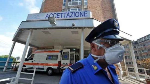 Portici, due positivi nella stessa casa: ricoverati al Cotugno 