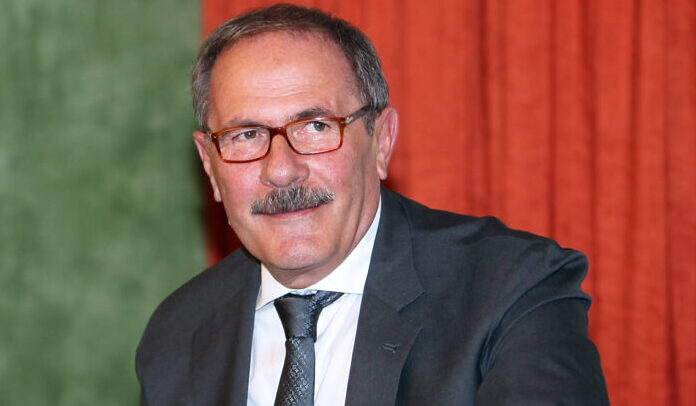 Pompei, Lo Sapio si presenta ed già scontro con Amitrano: 'Stop ai sindaci sudditi'