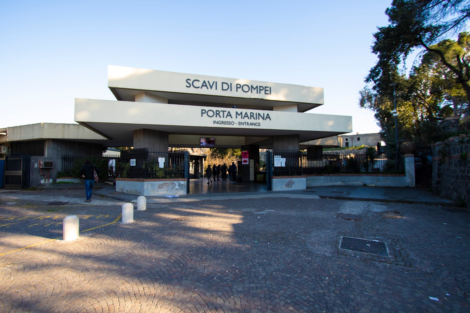 Scavi di Pompei dormitorio, trovato un clochard: inchiesta sul flop videosorveglianza 