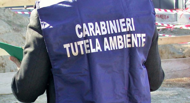 Fiume Sarno altri controlli, rifiuti fuorilegge in un'azienda: scatta il sequestro 