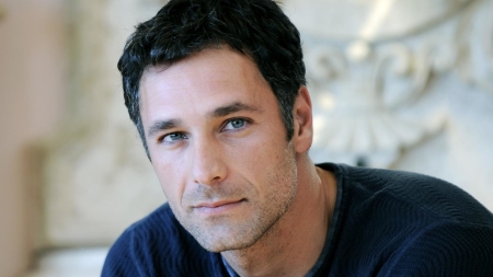 Raoul Bova all'Acqua della Madonna, l'attore sarÃ  ospite d'onore alla Cartiera