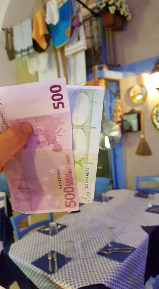 Un emiro arabo fa tappa a Castellammare, a cena da Capri blu lascia una mancia da seicento euro