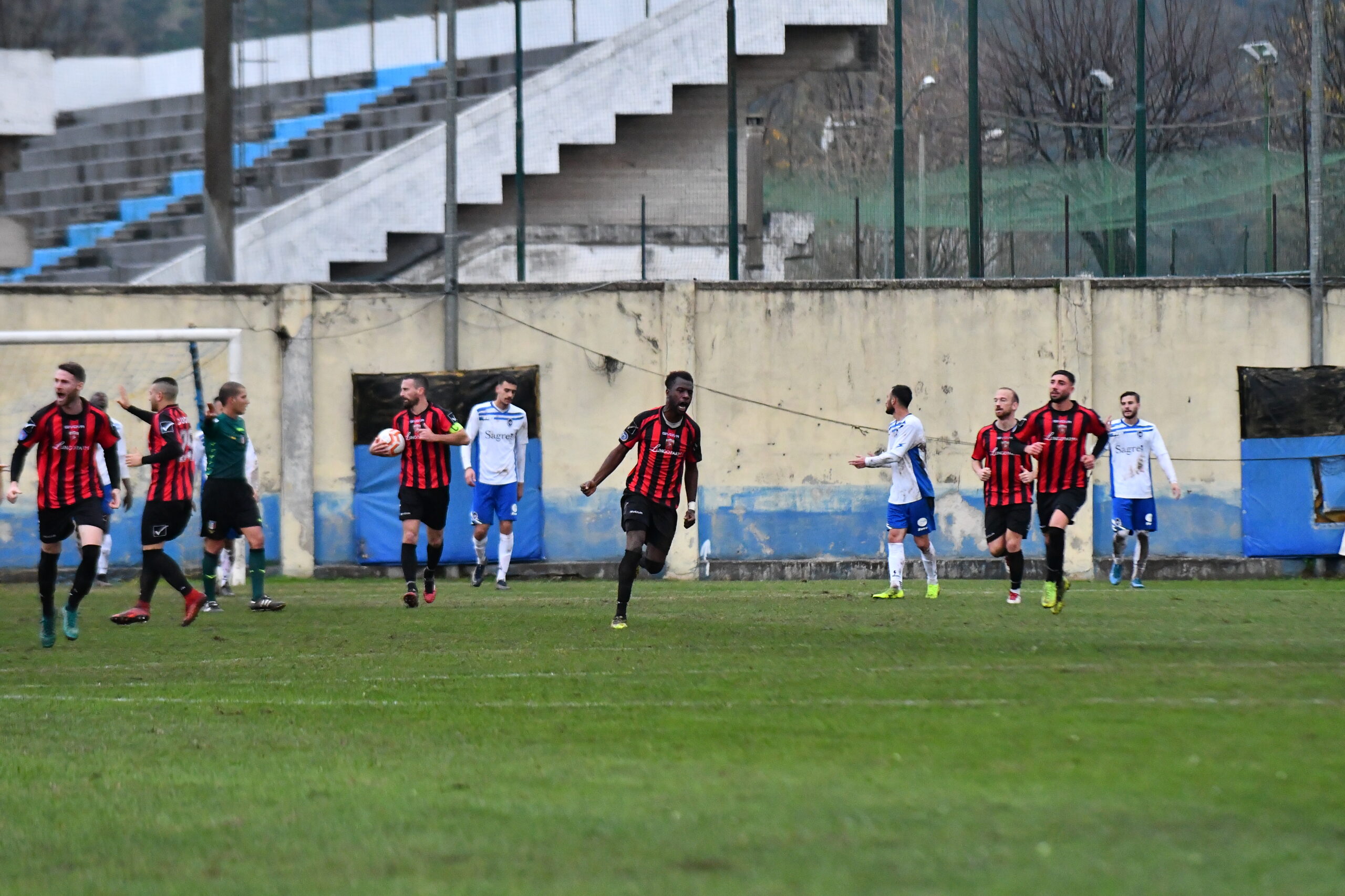 Savoia, violenza dei tifosi: campo squalificato per tre partite 