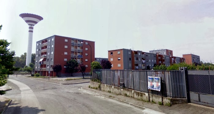Scoperto a vendere droga ad una cliente nel quartiere bunker del clan Aquino-Annunziata