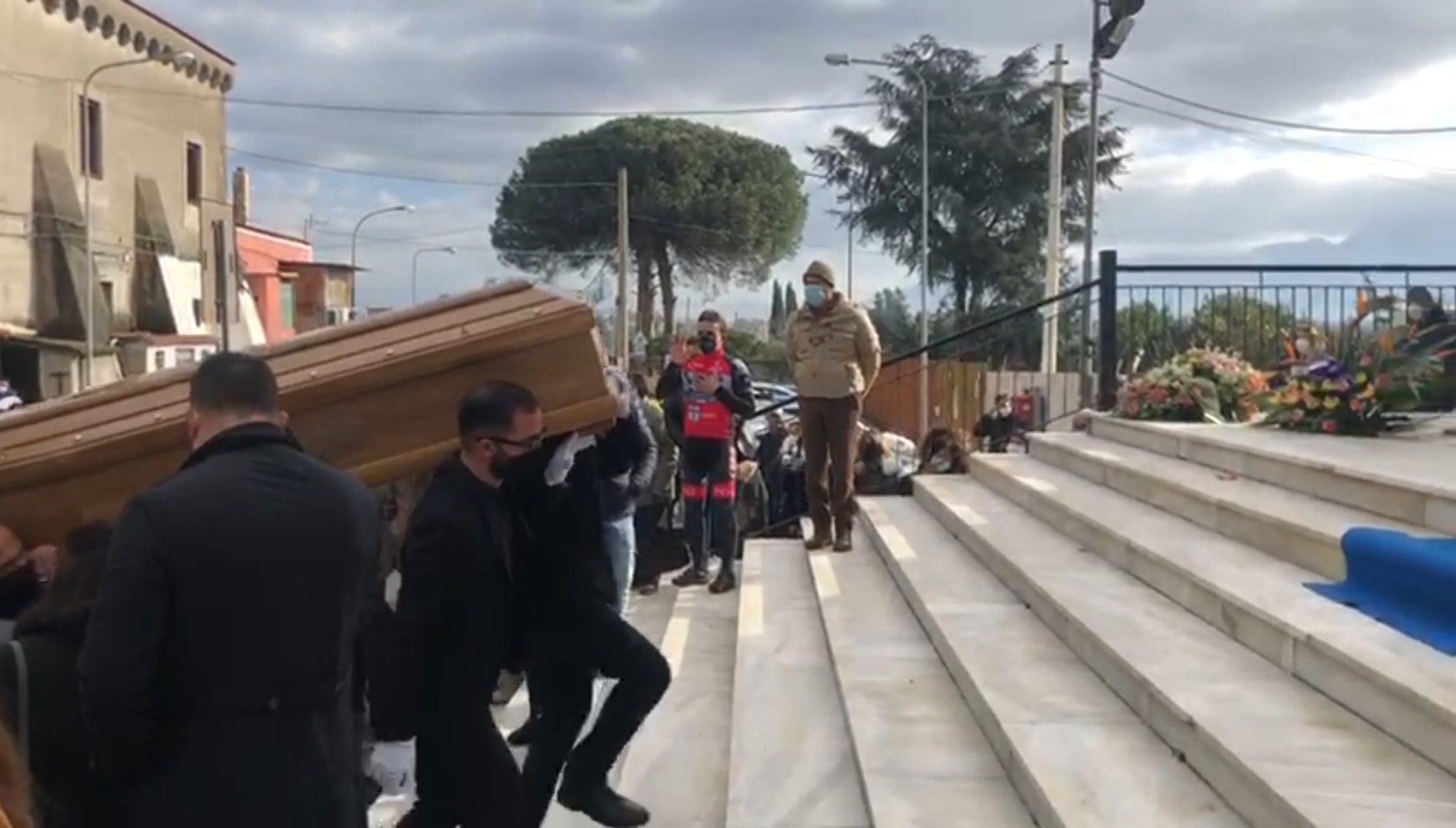 Ciclista investita, il giorno dell'addio: 'Anna ha lasciato le sue fragilità sull'asfalto