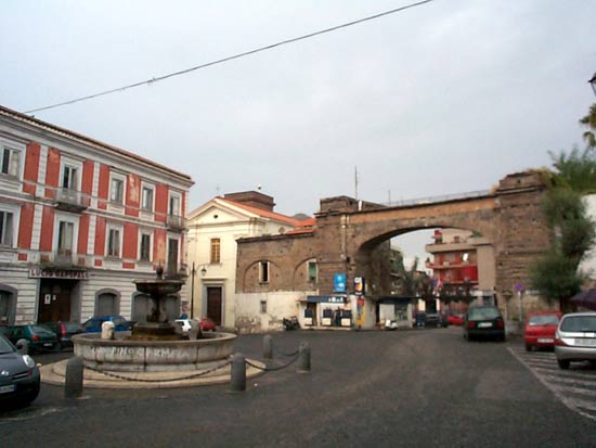 A Piazza San Leone torna la sagra degli antichi Sapori, si fa spazio anche l'angolo gourmet