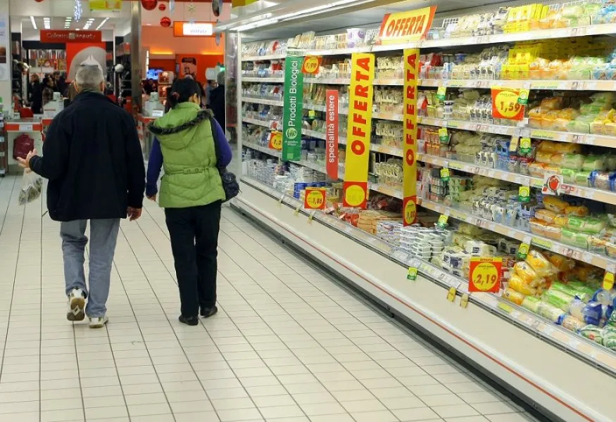 Gragnano, dipendente positivo: chiude supermercato e tamponi a tutti