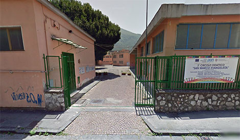Castellammare, furto in una scuola: portati via i giochi degli alunni e tv