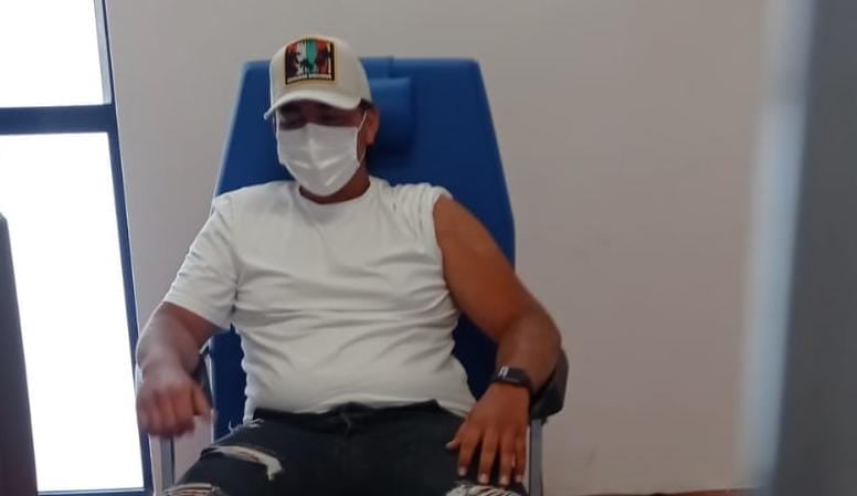Studenti al via i vaccini a Santa Maria, una ragazza sviene per l'emozione