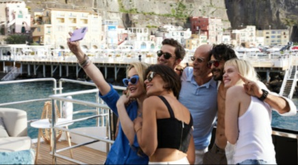 Castellammare, l'ultimo ciak e' stabiese: finite le riprese del film di Bocci 