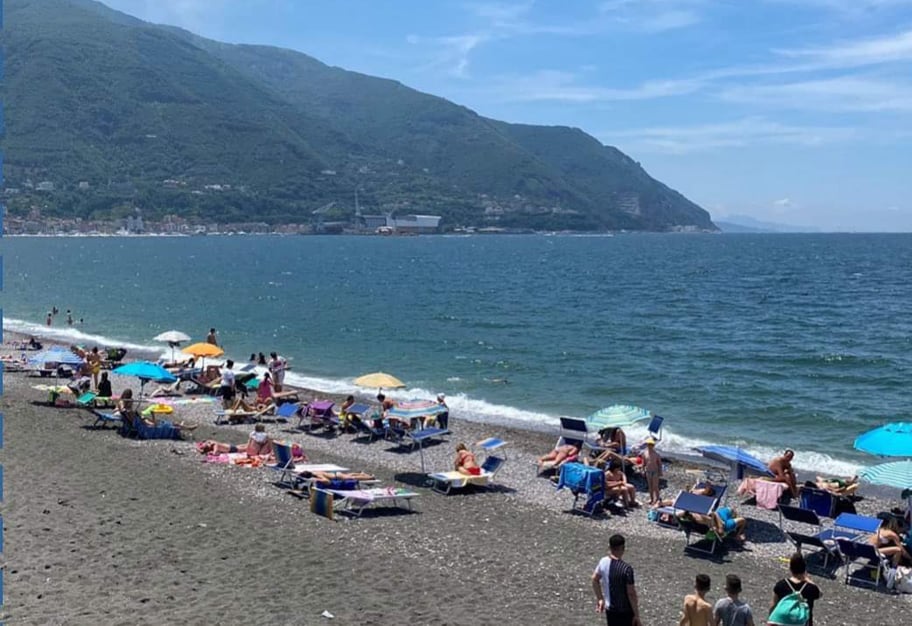 Castellammare, Goletta verde boccia il mare alla foce del Sarno: 'Fortemente inquinato'