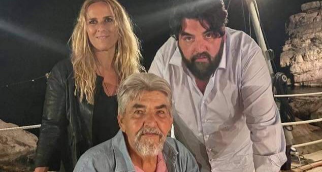 Antonino Cannavacciuolo in festa, lo chef al compleanno del papà Andrea 