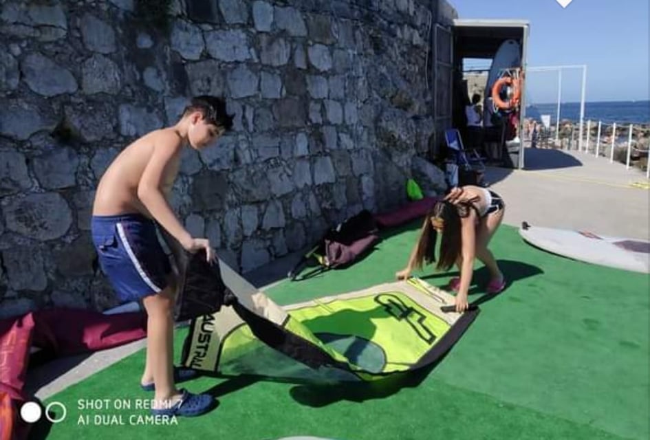 Castellammare, la scuola va a mare: gli alunni della Panzini a lezione di  windsurf