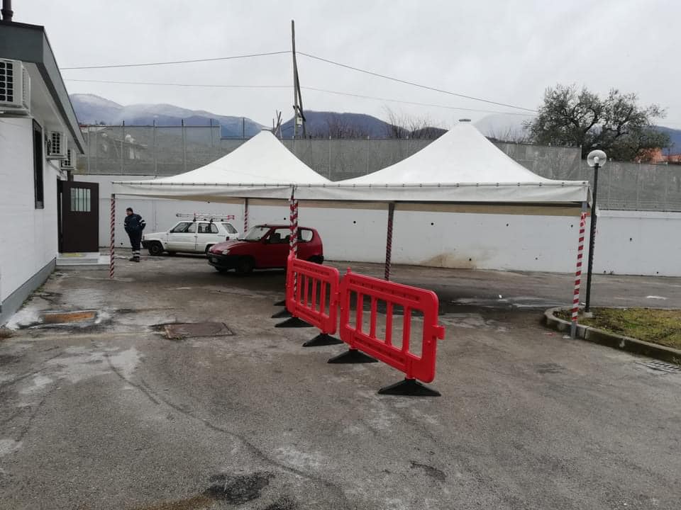 Gragnano, troppe richieste: apre nuovo 'drive in' nell'ex carcere 