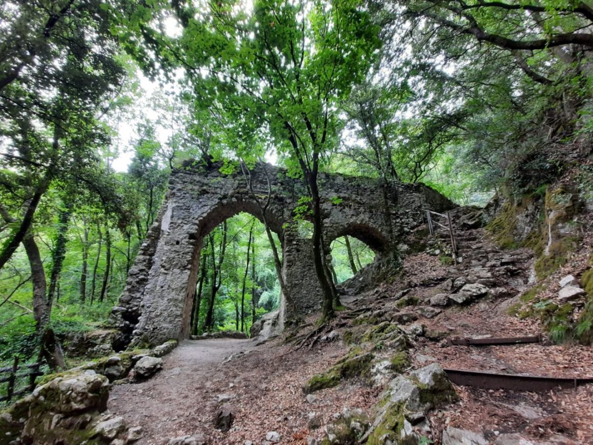 Valle delle Ferriere, salvata escursionista precipitata in un dirupo