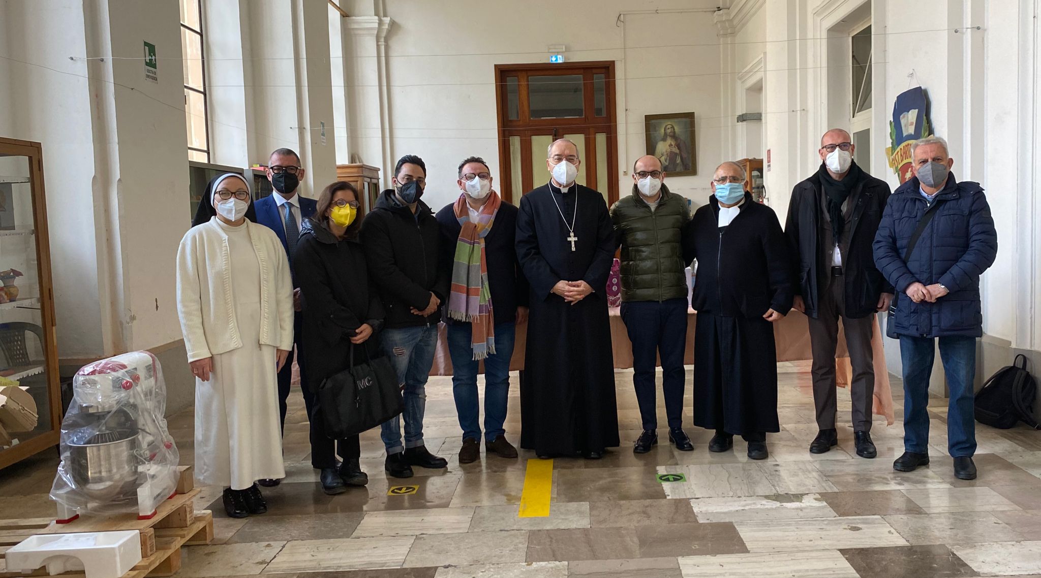Pompei, donati strumenti didattici e di refettorio all'Istituto Bartolo Longo, grazie a 'Stelle di Solidarietà'