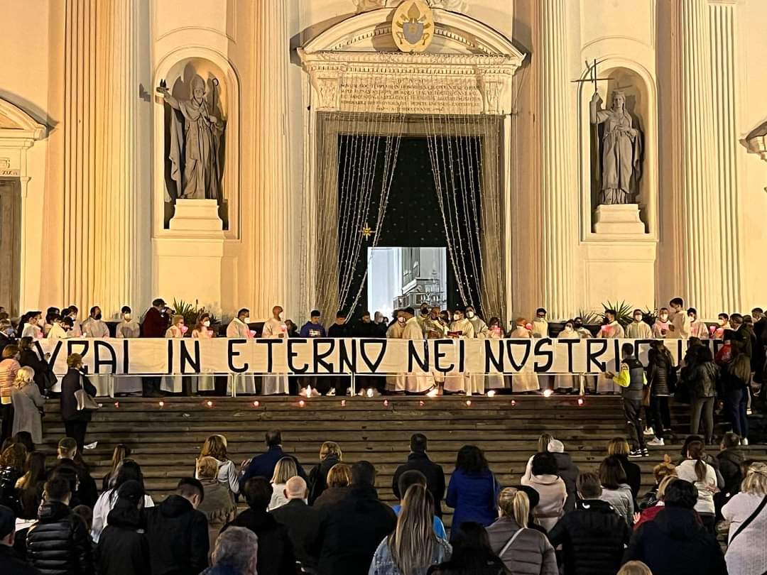 Ucciso a coltellate, a Torre del Greco lutto cittadino 