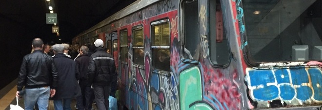Caccia al maniaco in Circum, immigrato si masturba davanti ad una ragazzina in un treno superaffollato 