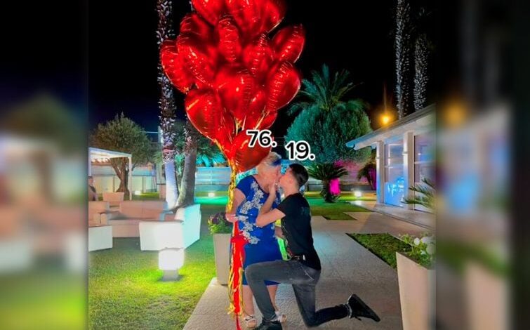 Ragazzo chiede in sposa anziana su Tik Tok, la coppia star all'estero: sono nonna e nipote