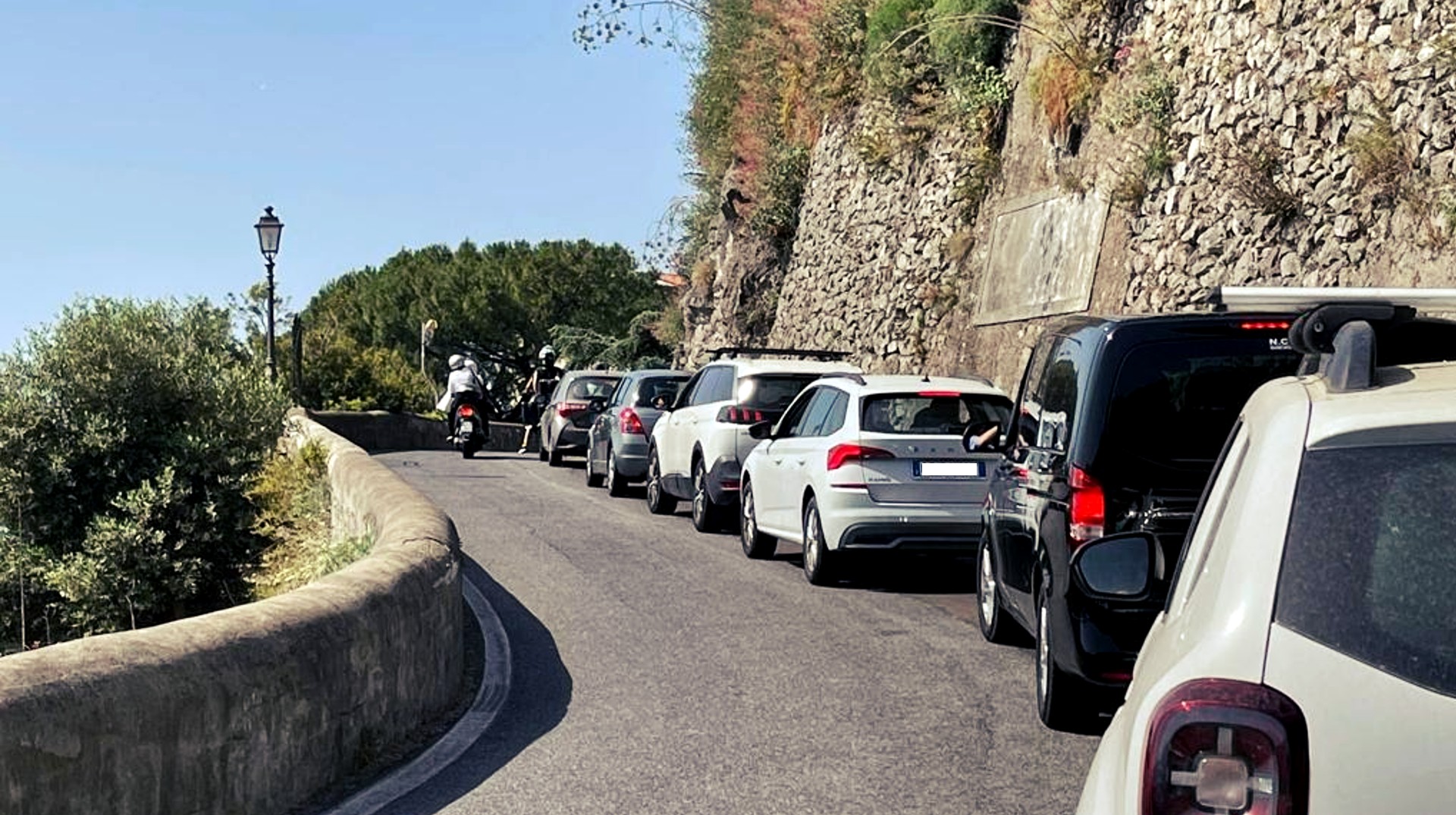 Costiera Amalfitana, da oggi targhe alterne sulla statale 163