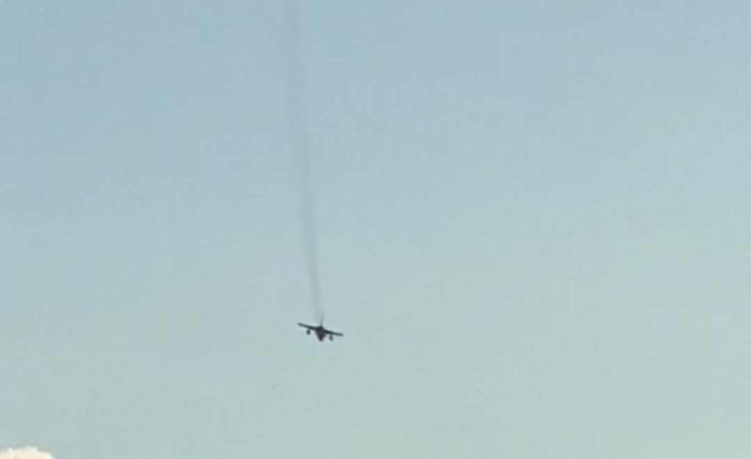 Castellammare, due caccia in volo a bassa quota 