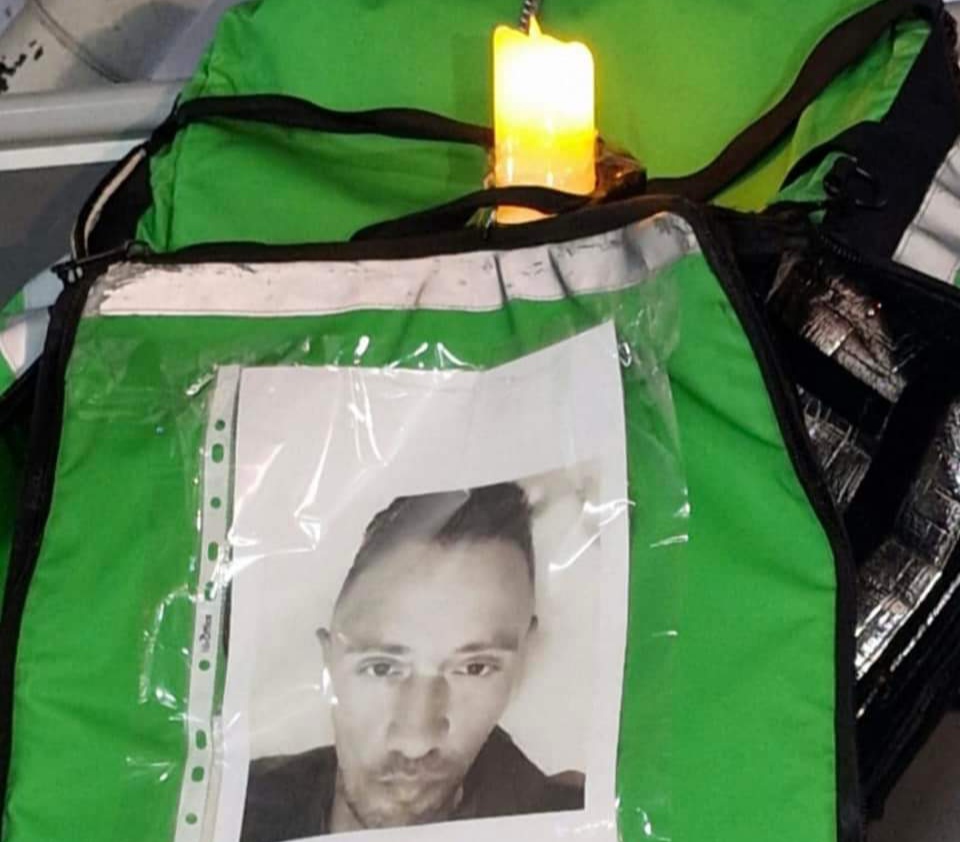Sant'Antonio Abate, rider muore durante l'ultima consegna: 'Basta vittime del lavoro'
