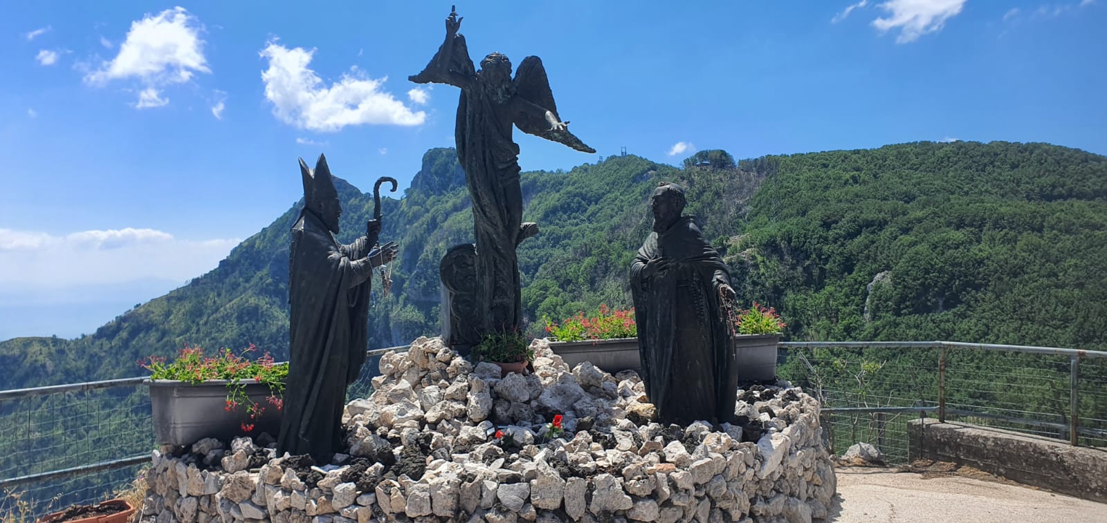 La Madonna di Pompei a Faito, il quadro prima in Circum e poi in funivia 