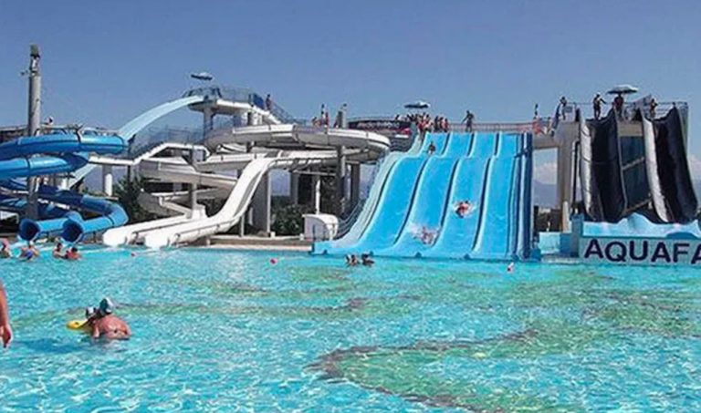 Dodicenne muore dopo lo scivolo nell'Acquapark, Pompei sconvolta: 'Addio Flavio'